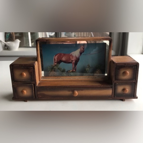 Tiny Vanity Jewelry Box With 
Lenticular 3D Horse Post Card Frame Made Japan - Picture 9 of 11